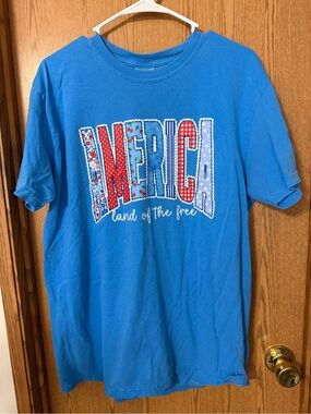 Comfort Colors America Land of the Free Graphic T-Shirt Women’s Large